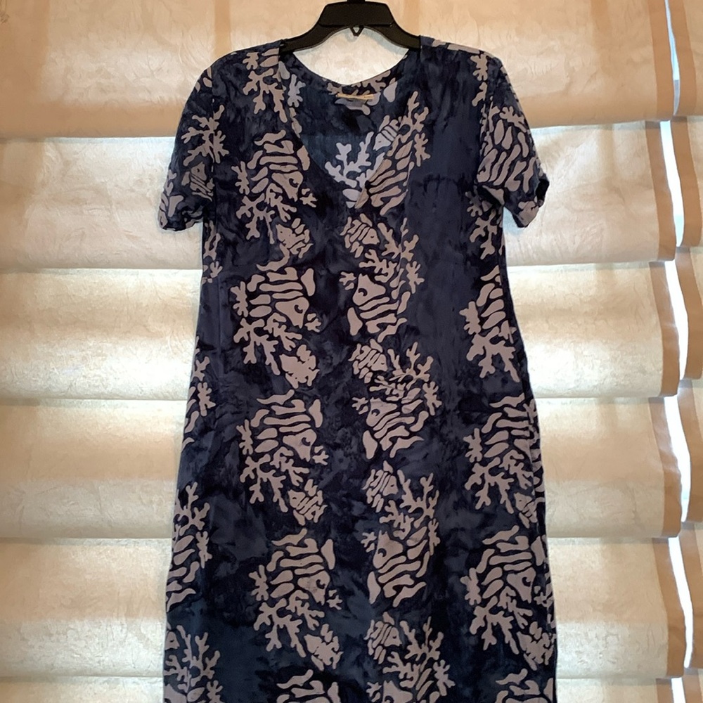 Long, beautiful dress. Smoke & pet free.